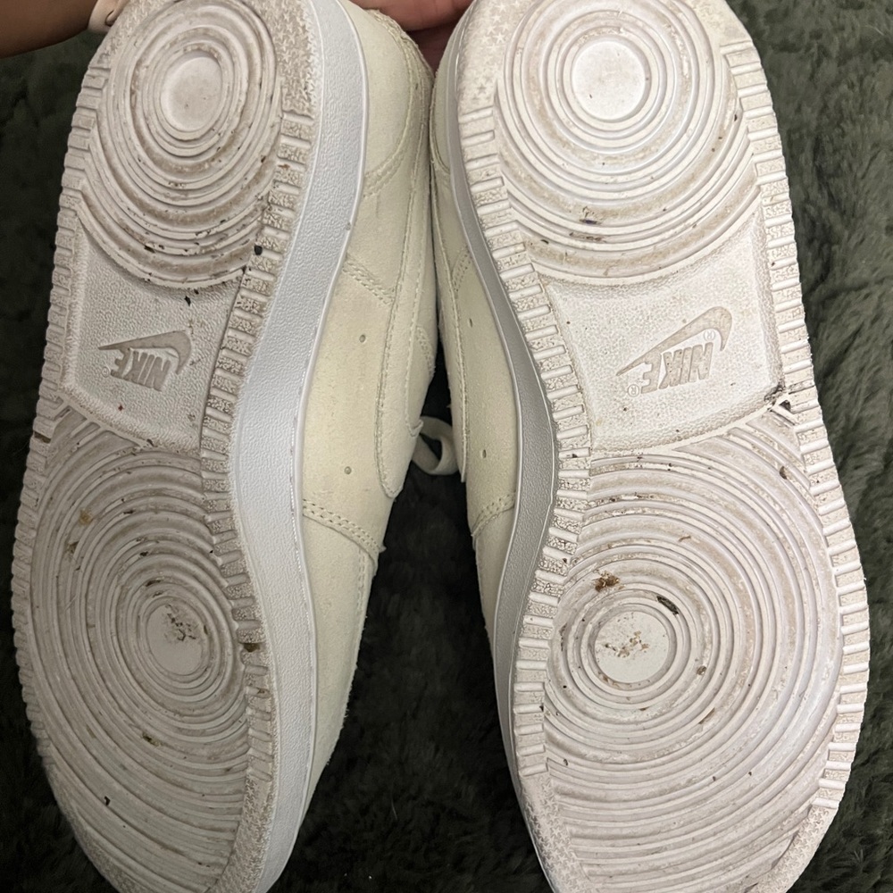 Nike Court Vision Low Suede Sneakers Coconut Milk White Size 9 - Picture 3 of 4